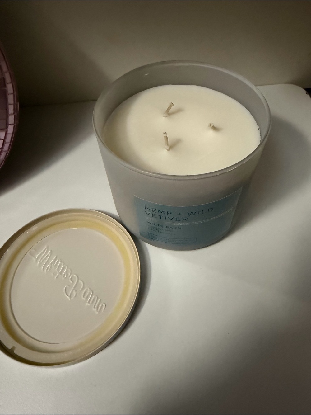 White Barn Hemp + Wild Vetiver Candle - Picture 2 of 3